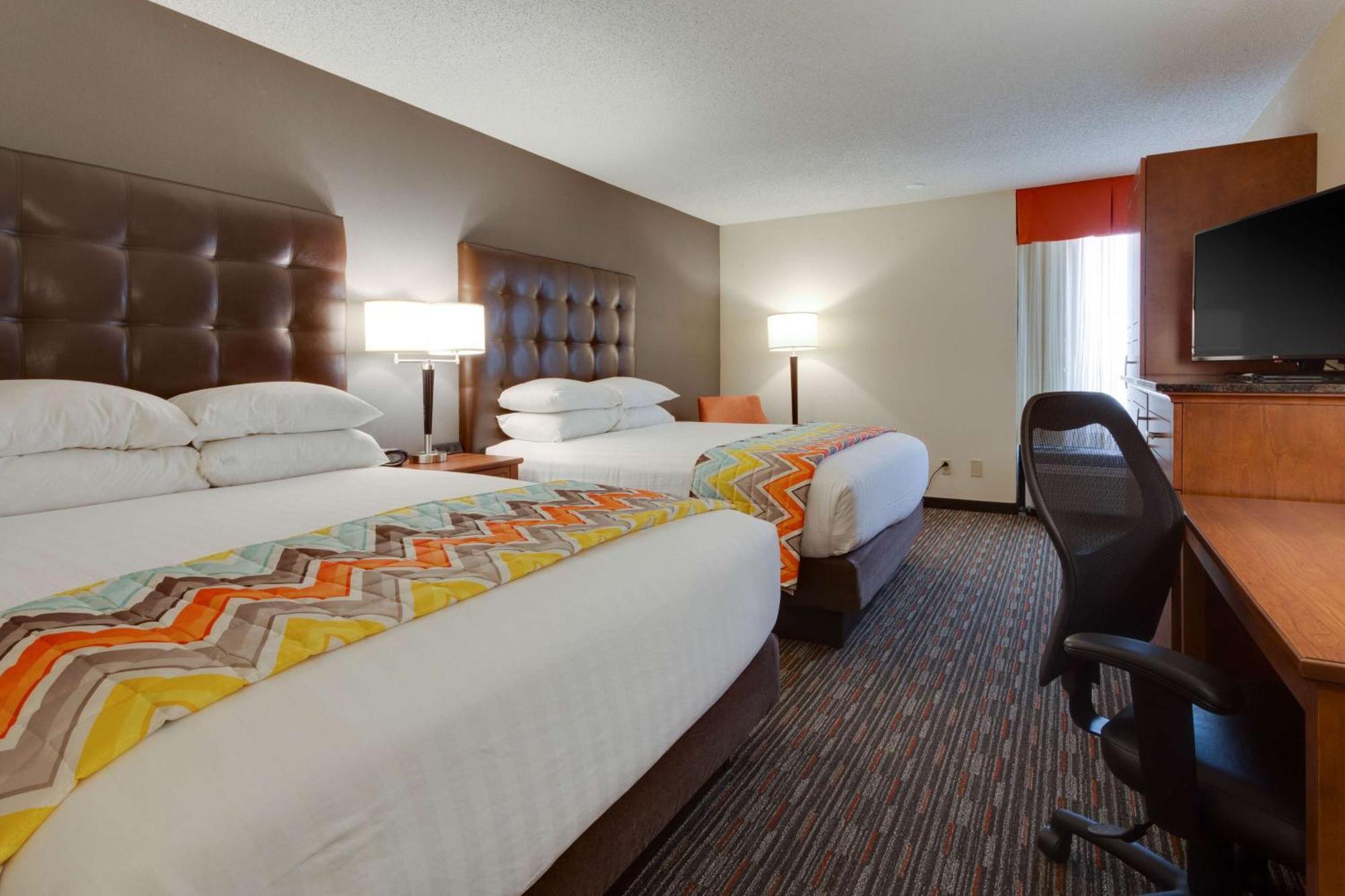 Hotel Drury & Stadium Boulevard