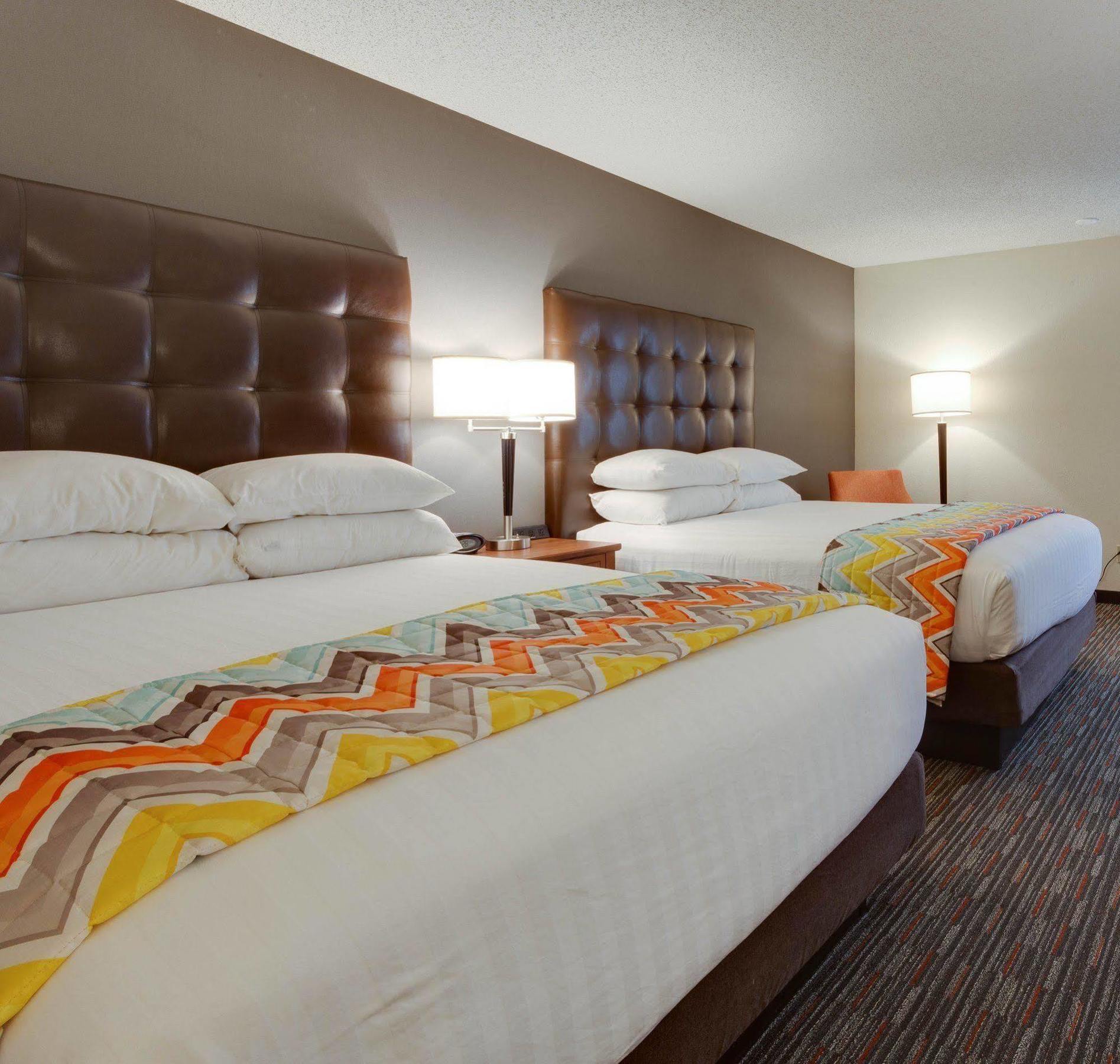 Hotel Drury & Stadium Boulevard